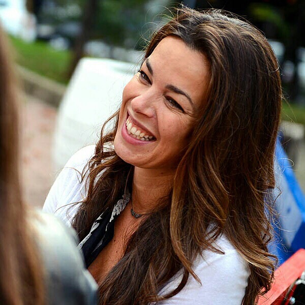 Ochiq havoda pissing porno Erotik videolar bepul