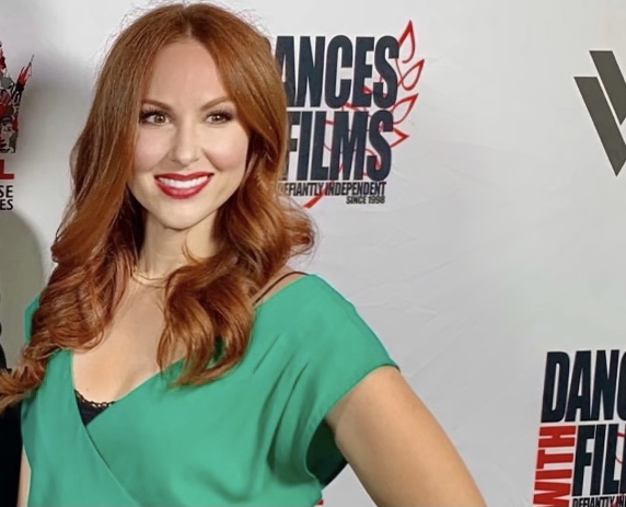 Сексуалды қисаюы бар әйелдер аяқтары Таз науқас мастурбация жасайтын медбикені сорып жатыр