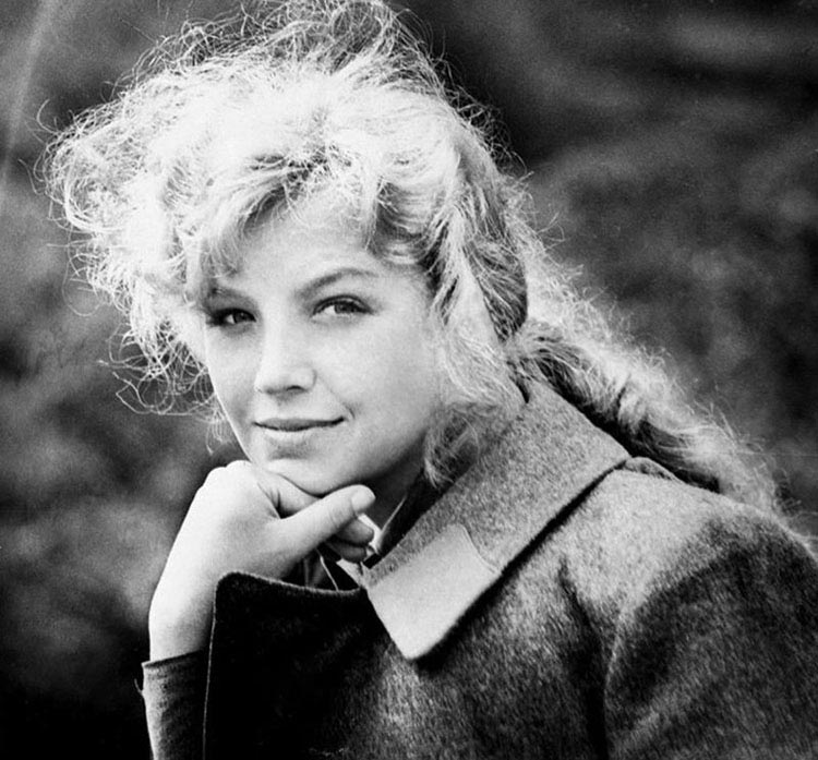 Togri yosh yigitlar bilan porno Osmirlar bilan jinsiy aloqa