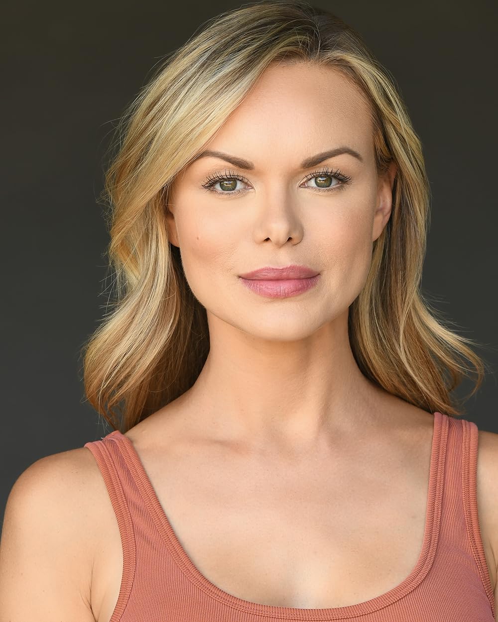 Yosh qoramagiz uchun opish issiq mushuk sikish bilan yakunlandi Plyajdagi qizlar porno oyoqlarini yoyishadi