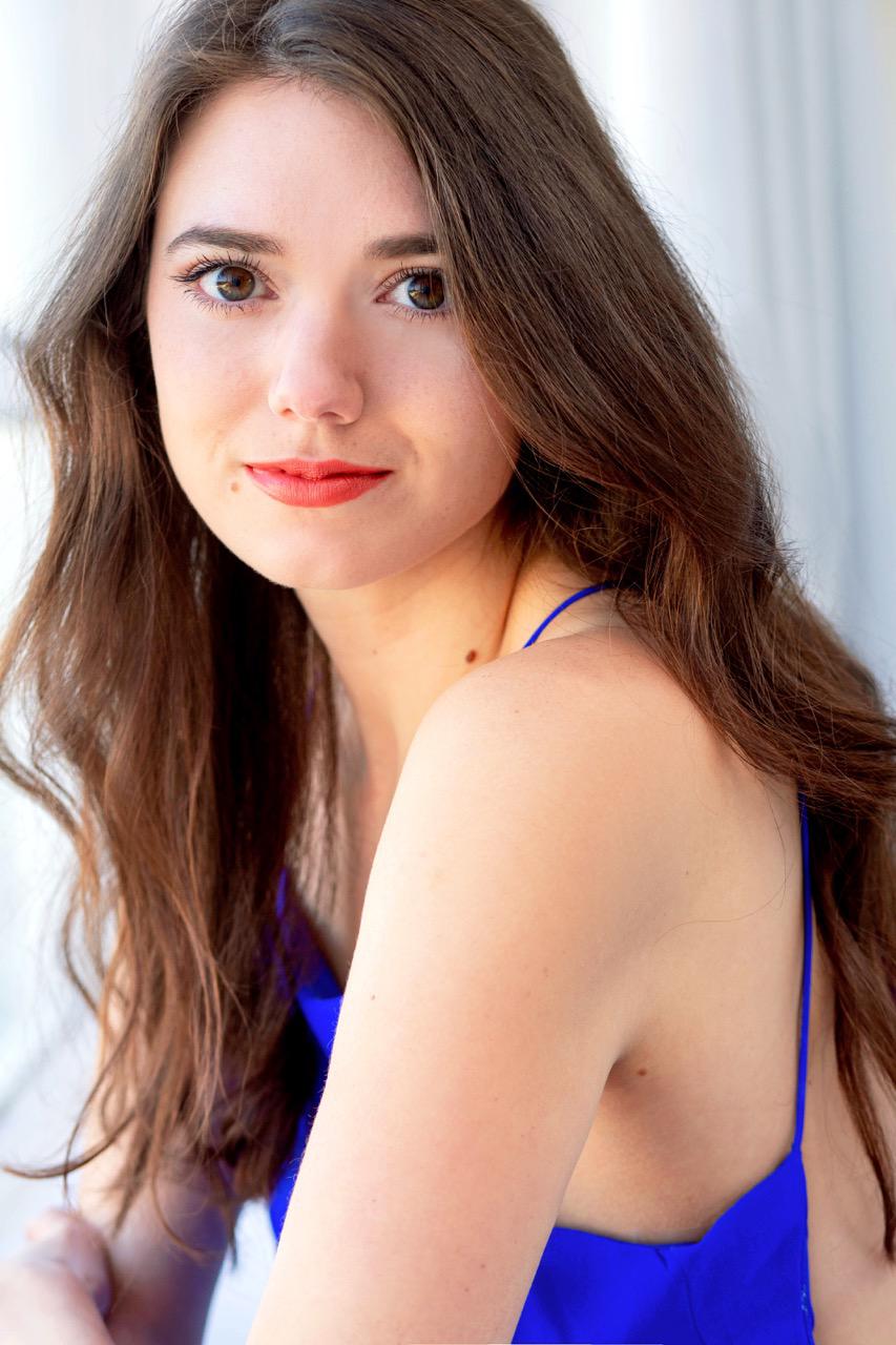 Emily Piesens - IMDb