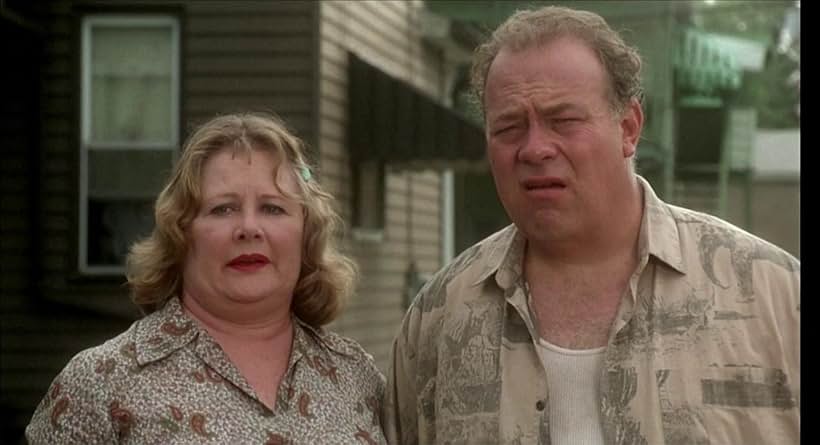 Shirley Knight and O'Neal Compton in Diabolique (1996)