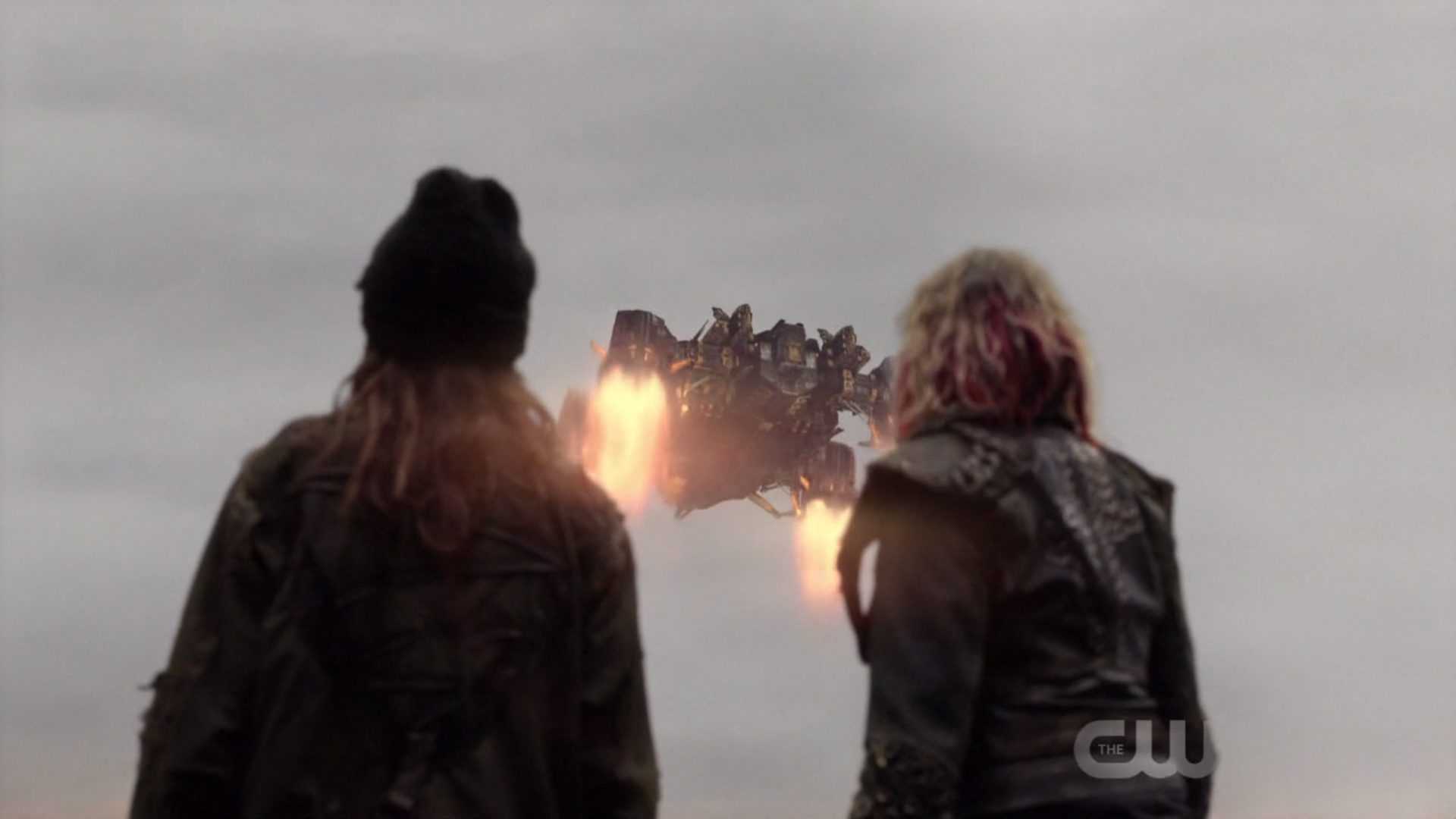 Eliza Taylor and Imogen Tear in Les 100 (2014)