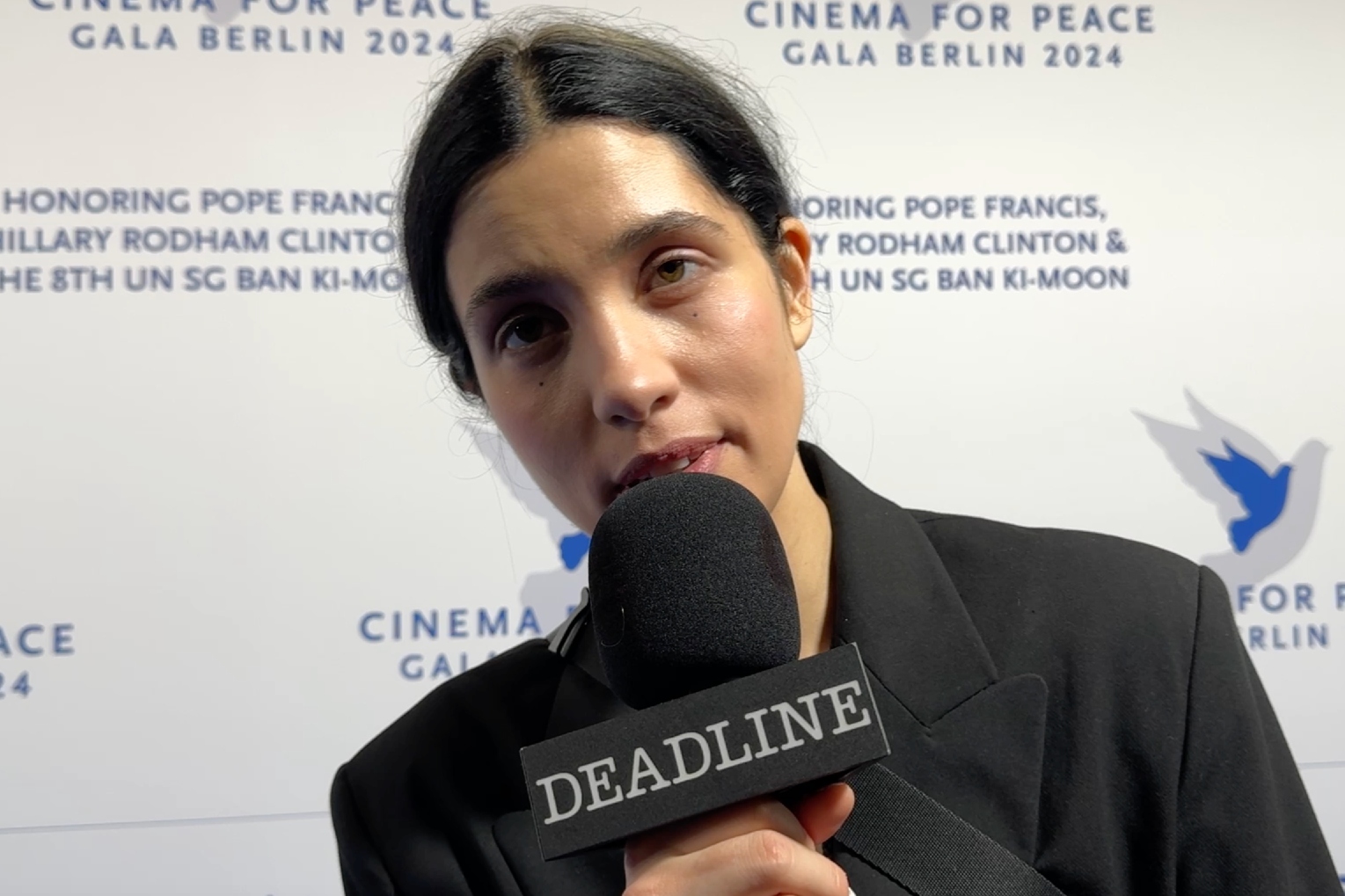 Достың сексуалды анасын былғады