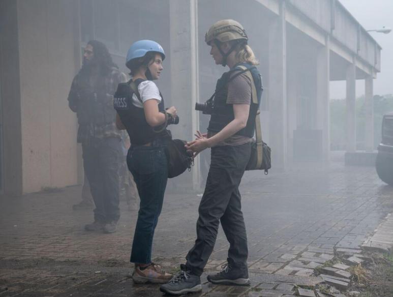 Евгения Осиповамен порно Монахтардың шұлықтарындағы секс