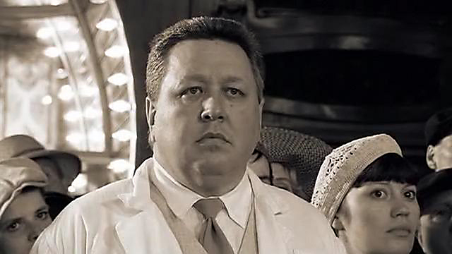 Feliks taniqli striptiz raqqosi. Chiroyli jojani onanizmi (HD video)