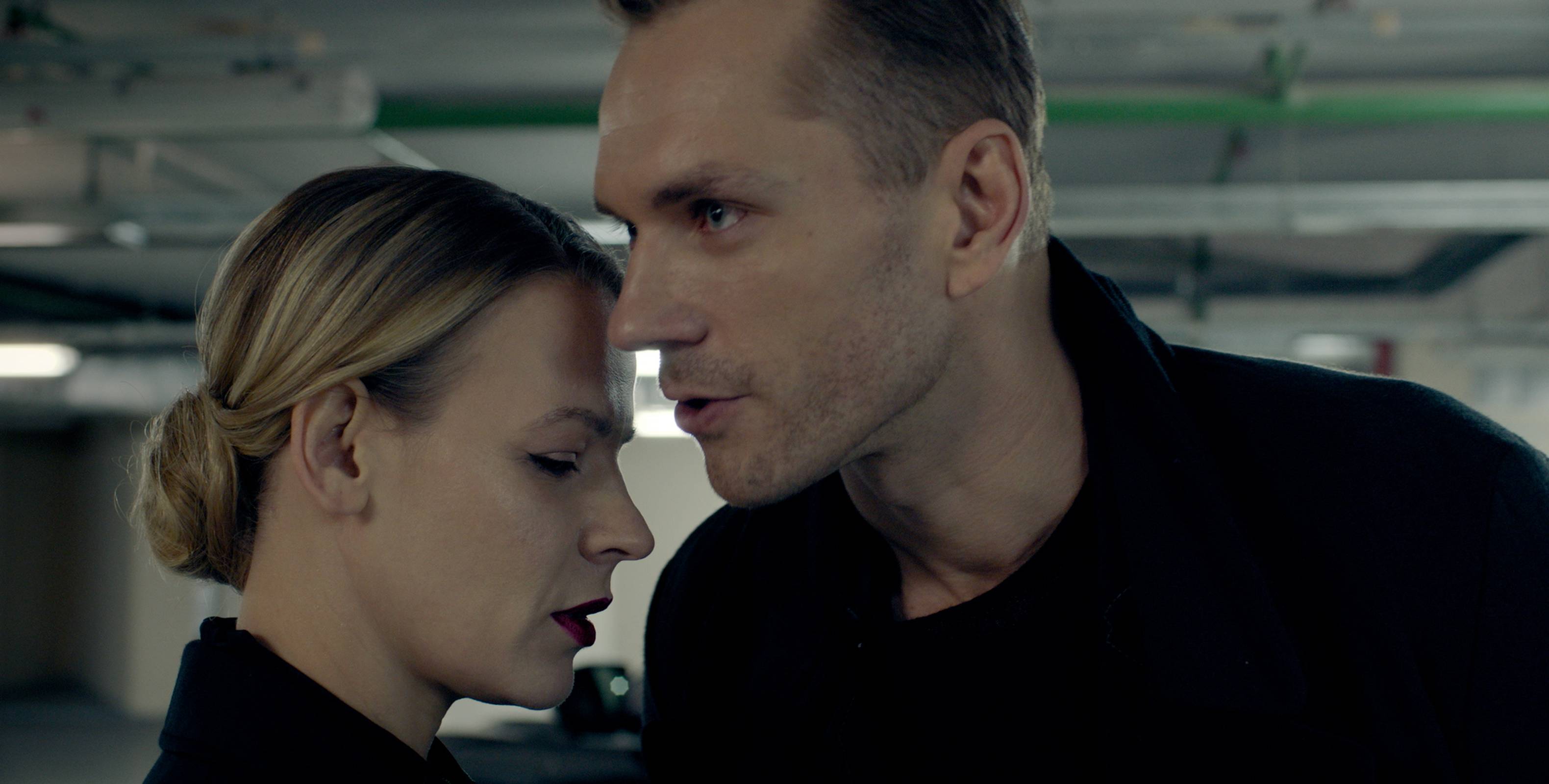 Porno uni ogzimga olishni istamaydi Ikki qurol bilan xususiy rus jinsiy porno