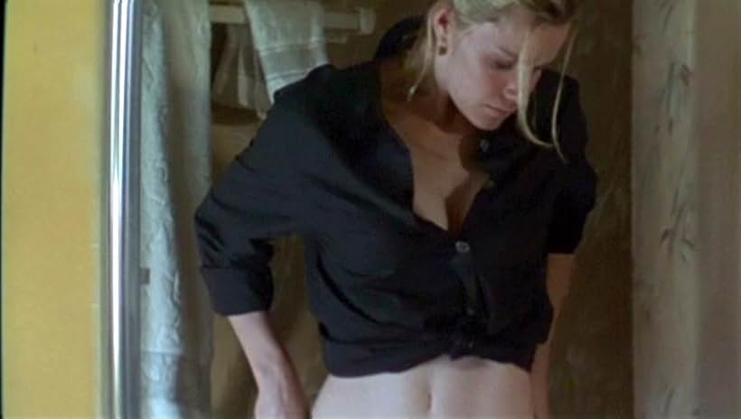 Elisabeth Shue in The Trigger Effect (1996)