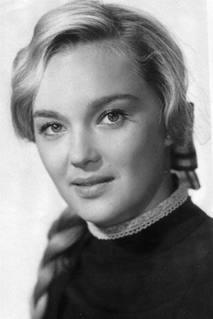 Yosh yigit yolgizlikda paypoqda etuk ayolni sikadi Playboyning eng seksual ayollari