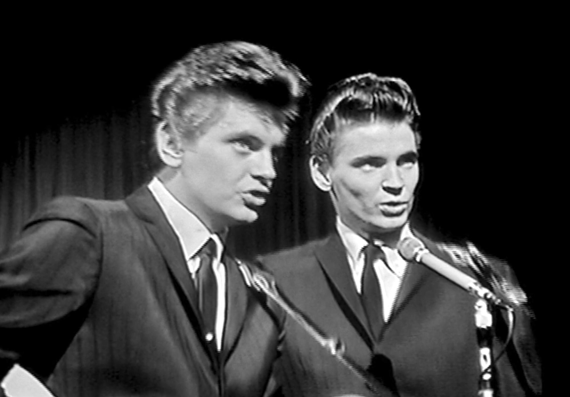 洋書 COOL CATS  25 YEARS OF  ROCK'N'ROLL Cool Cats: 25 Years of Rock 'n' Roll Style (Video 1983) - IMDb