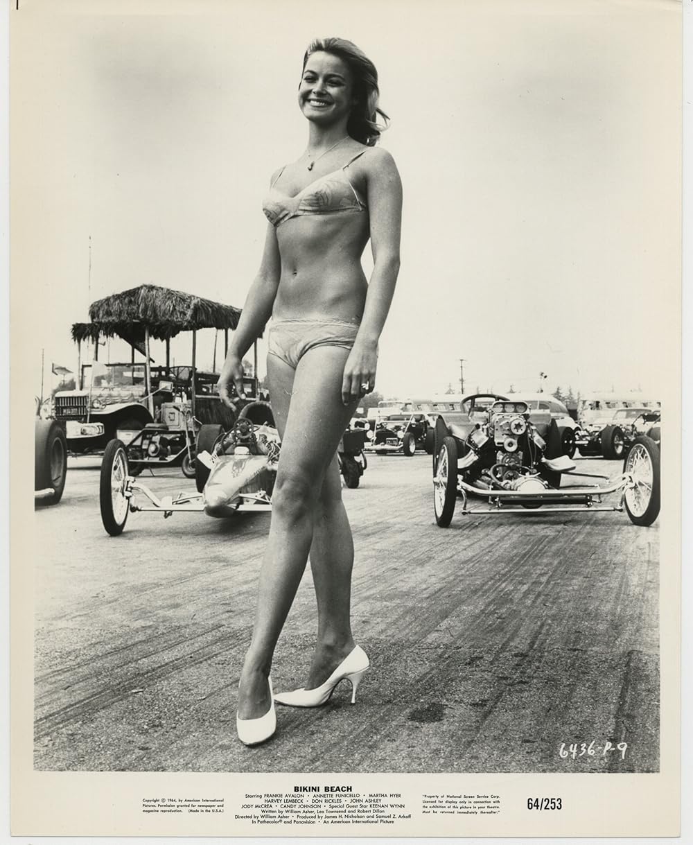 Bikini Beach オリジナルポスター 1964年 Bikini Beach - 1964 - Vintage Movie Poster 01 Stock Photo