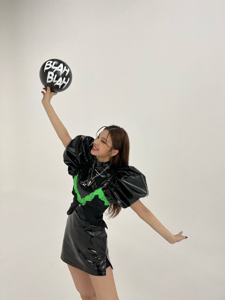 イェジ　うちわ　it'zitzy voltage blahblahblah Voltage - song and lyrics by ITZY | Spotify