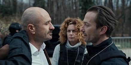 पोस्टर देखें