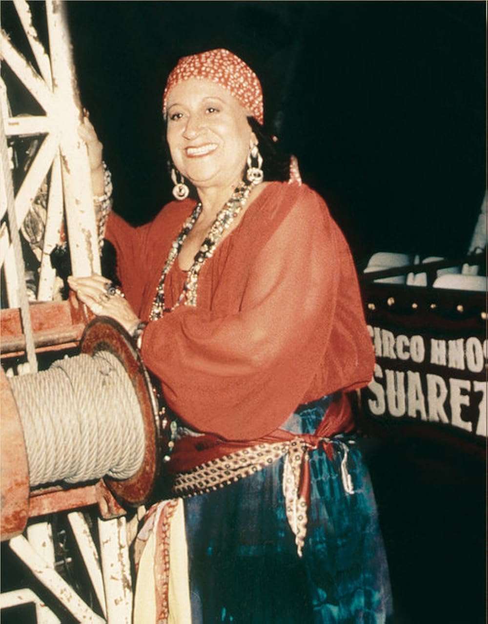 Жалаңаш Кассандра Петерсонның бейнесі Шұлықтағы бейтаныс адаммен орыс секс