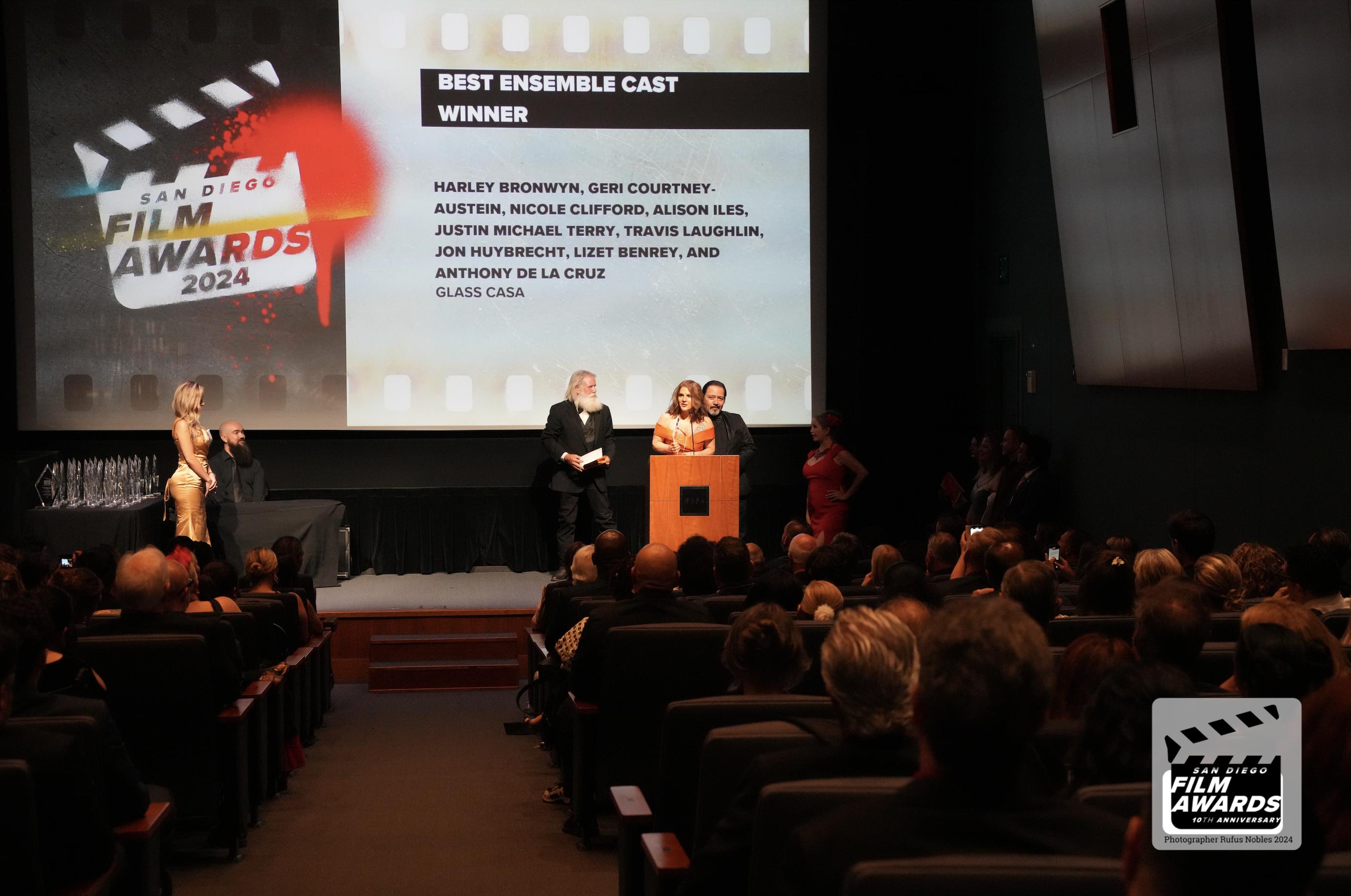 Silo Cast: The Power Of Ensemble Acting! - oth2m89