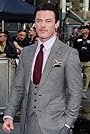 Luke Evans's primary photo Luke Evans's primary photo