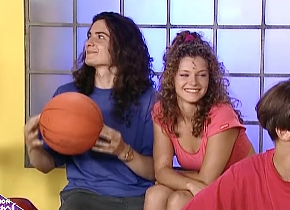 MV5BNDU2ZmQ4MTMtN2Y5NC00MjBjLThlY2ItNWZk