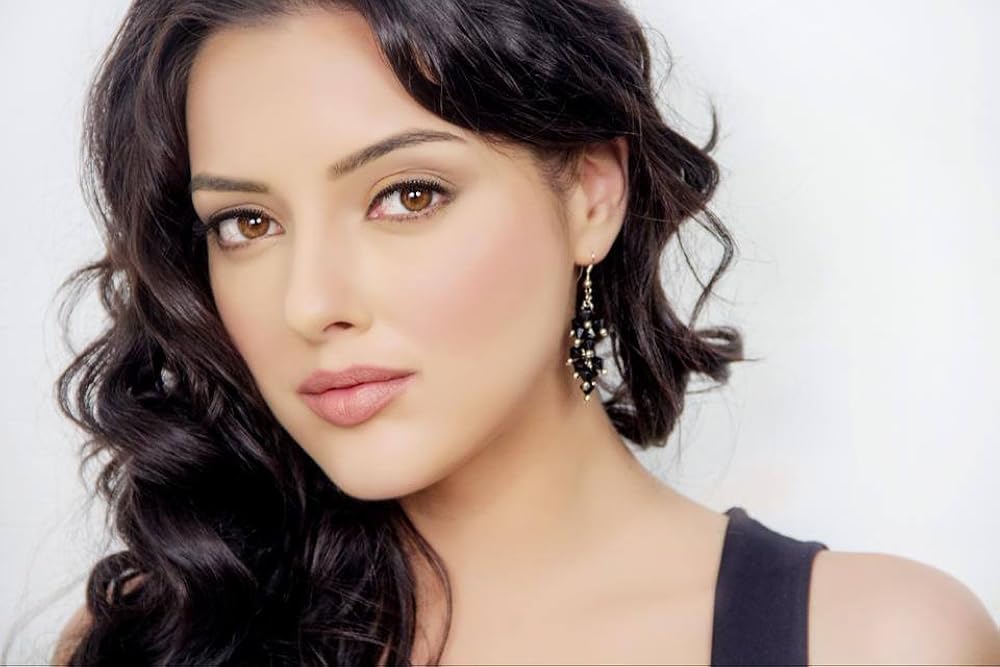 Kutilmagan porno surat Kuchli orgazm paytida Mia Xalifa ozini qiniga kiritishga ruxsat berdi.