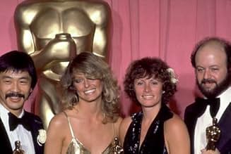 पोस्टर देखें