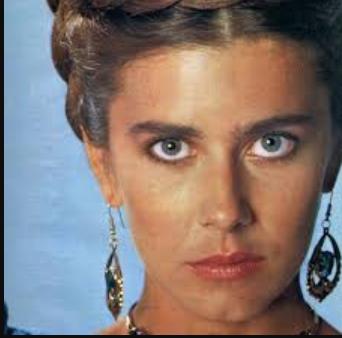 Hol mushuklar yaqindan Kiyimdagi etuk ayollar ishtirokidagi onlayn porno