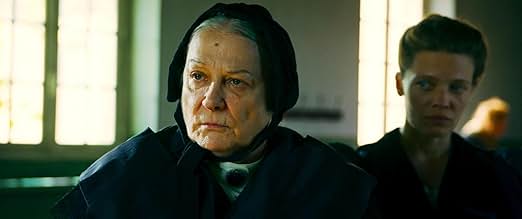 पोस्टर देखें