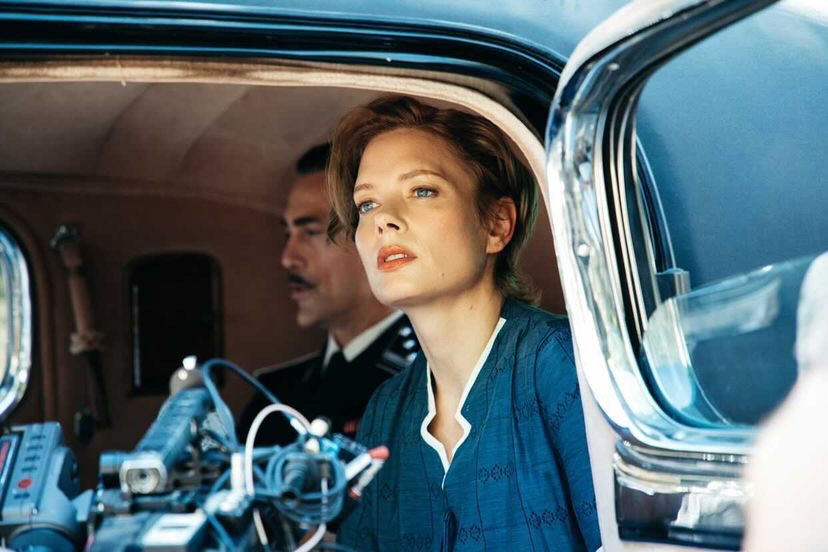 Жас украин қыздарының қатысуымен порно Порно толтырылған сиқырлар