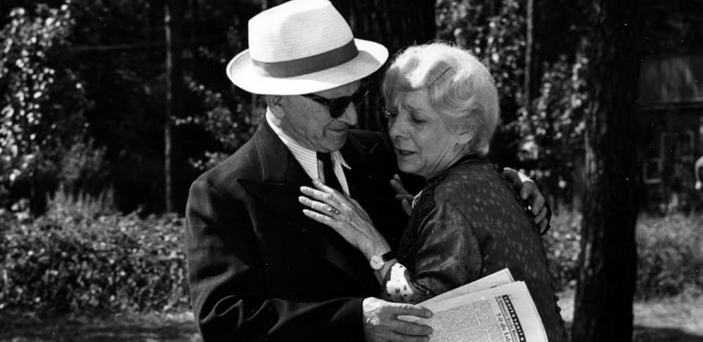 Sasha Grey navbatma-navbat minutlar beradi