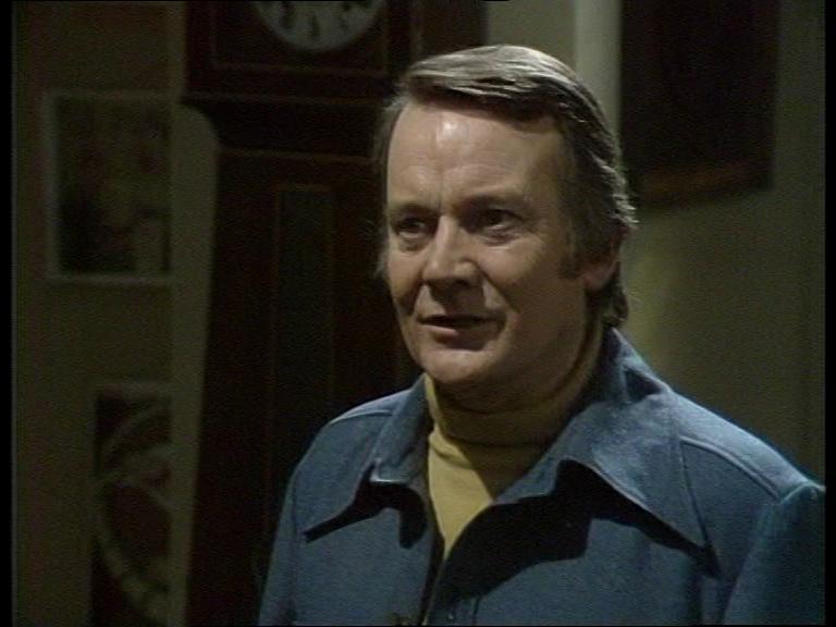 Denholm Elliott in Thriller (1973)