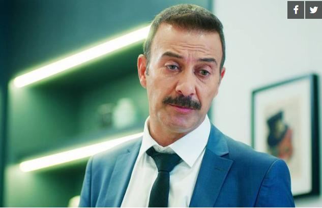 Yalangoch teleboshlovchilar kokraklarini korsatishadi Yalangoch teleboshlovchilar kokraklarini korsatishadi