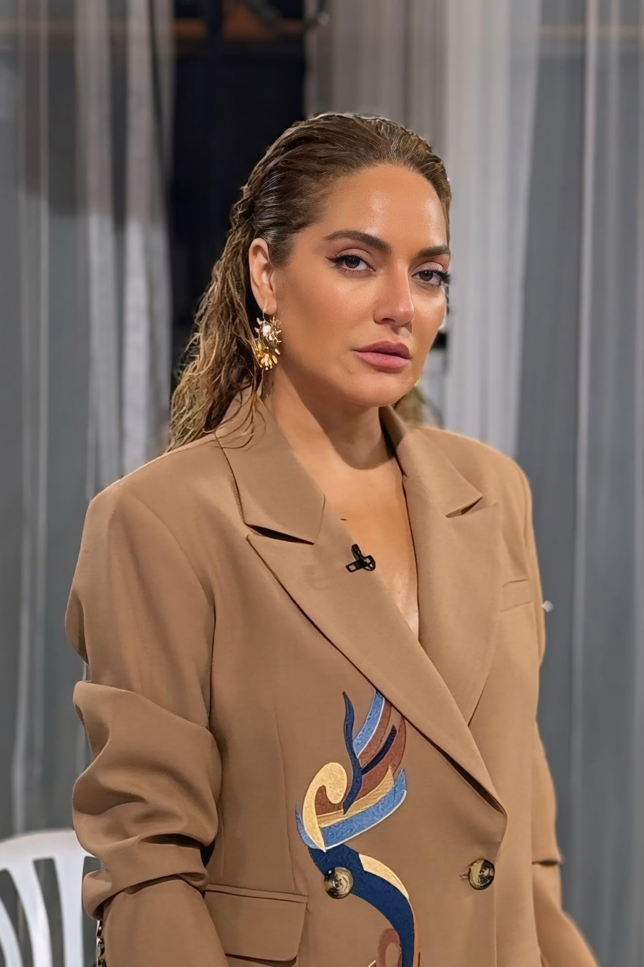 Uyda porno, yalangoch, yurish