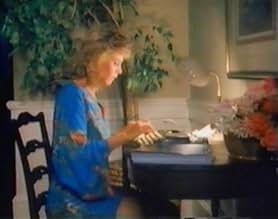 पोस्टर देखें