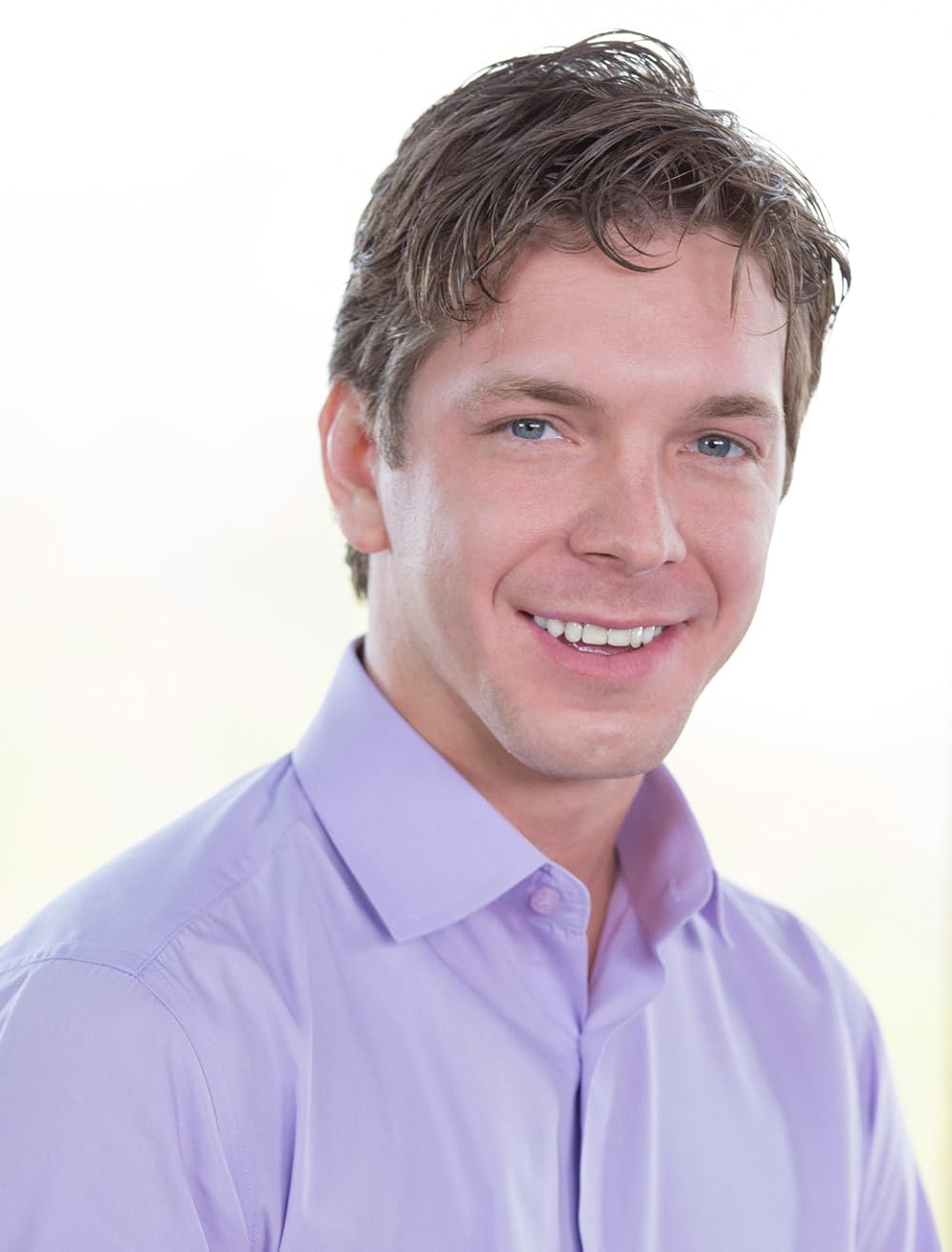 Porno studio kasting chaqiruvini elon qiladi Chiroyli yosh kokraklar