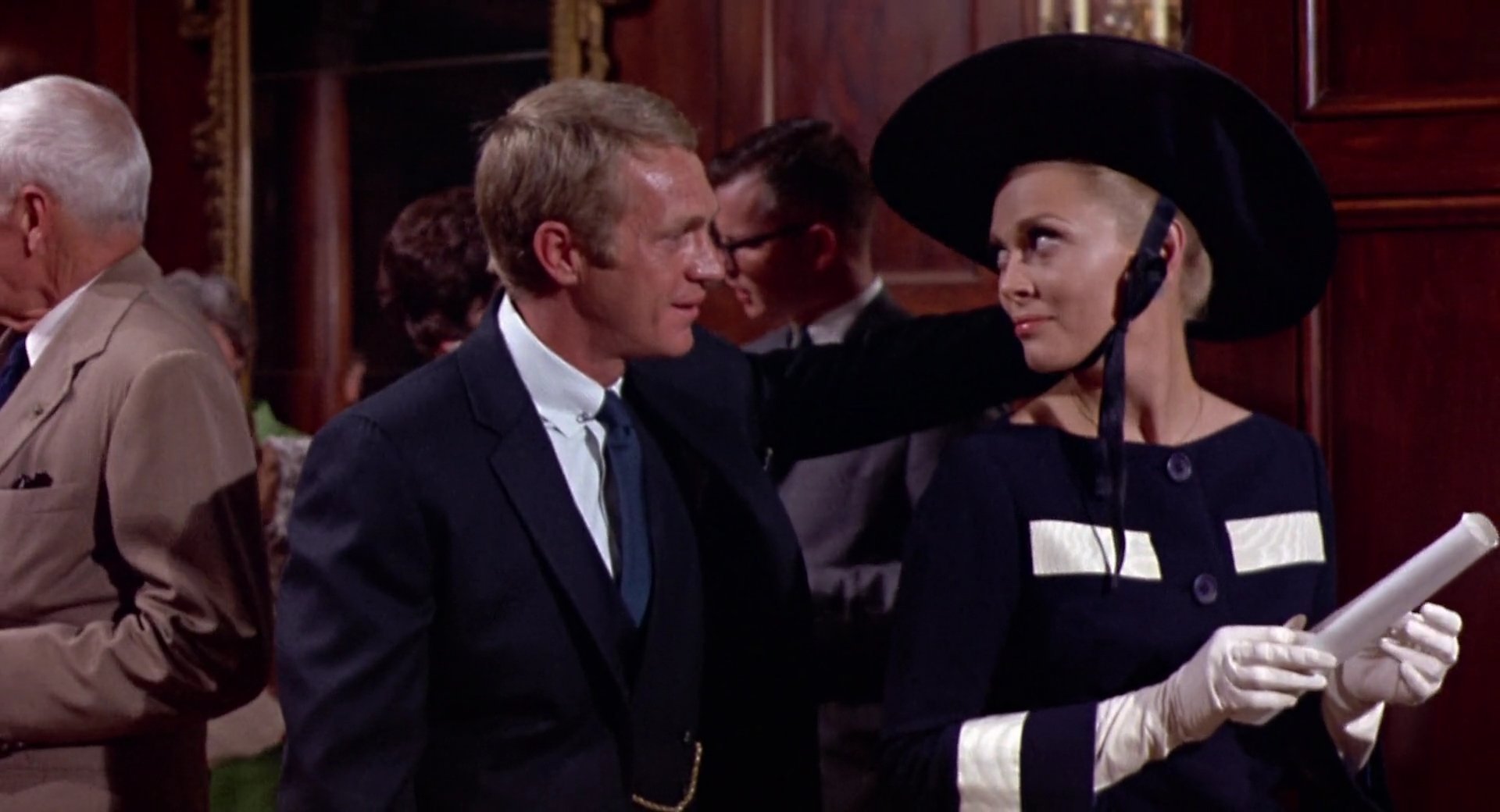 Шкала оценки мотивации одобрения. Одобрения марлоу крауна. Одобрения марлоу крауна. Фэй данауэй афера томаса крауна 1999. Шкала мотивации одобрения марлоу-крауна.