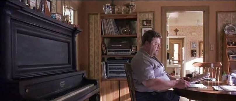 John Goodman in Coyote Ugly (2000)