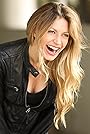 Jes Macallan's primary photo Jes Macallan's primary photo