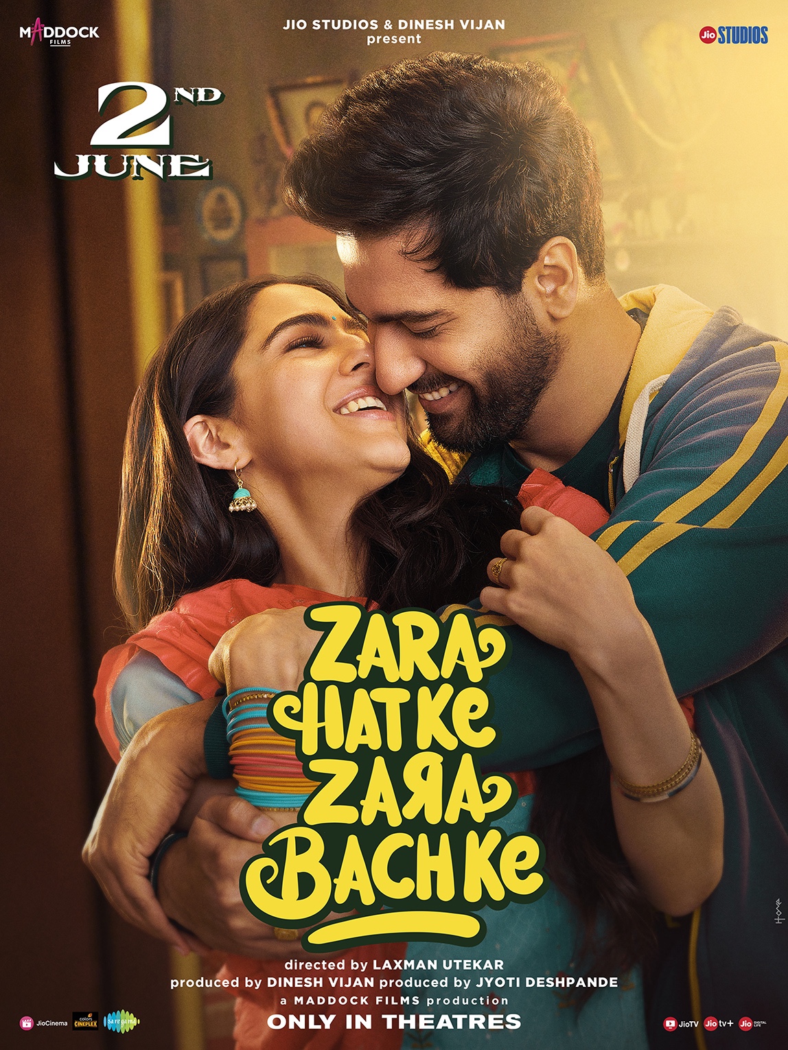 Poster of Zara Hatke Zara Bachke