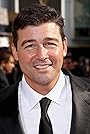 Kyle Chandler's primary photo Kyle Chandler's primary photo
