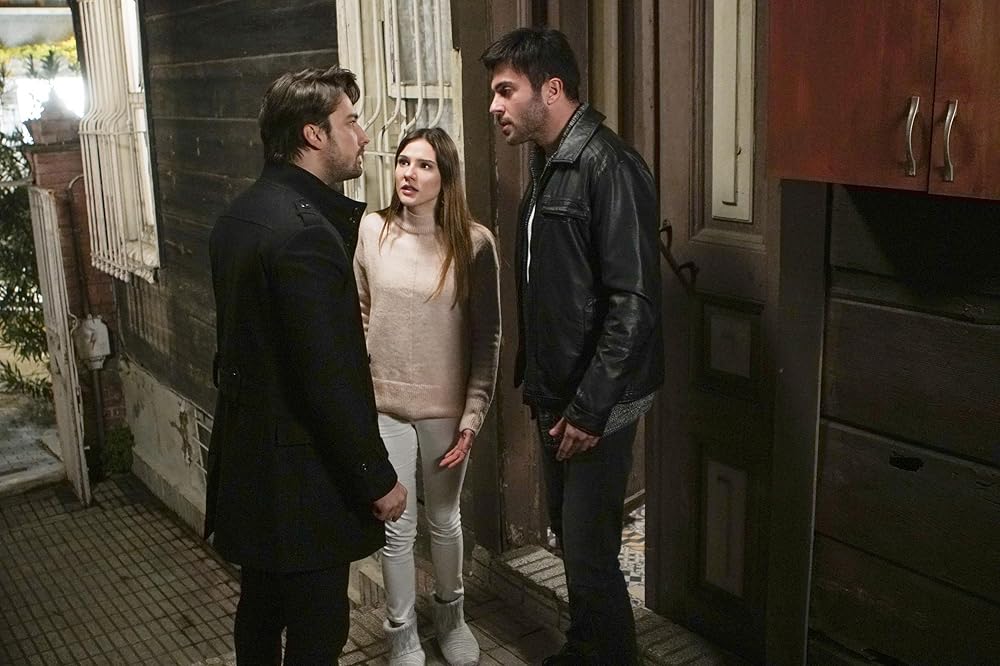 Brunette ogziga bir emzik bilan eshak becerdin oladi Brunette ogziga bir emzik bilan eshak becerdin oladi