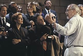 पोस्टर देखें