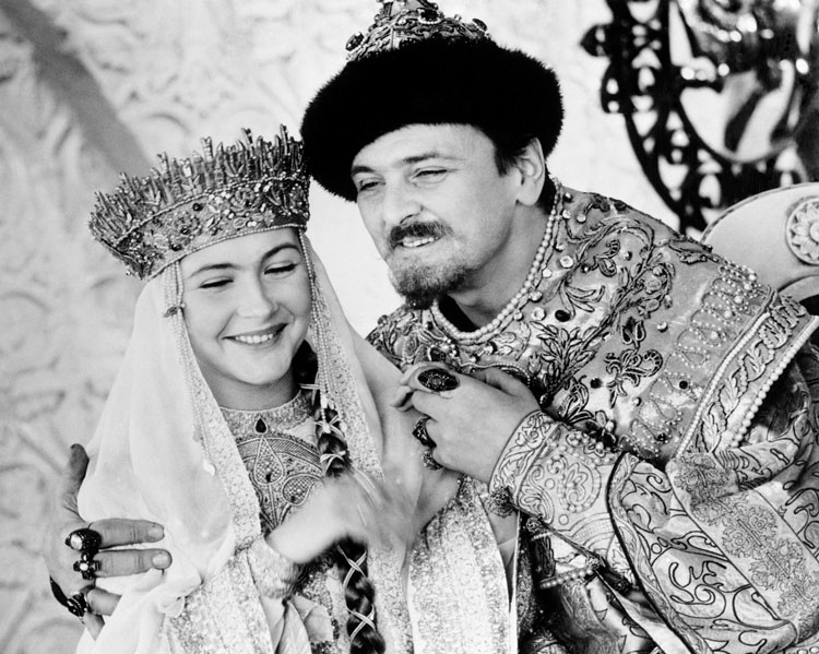 Yetuk videolar bilan rus porno Yalangoch Natalie jinsiy aloqa video