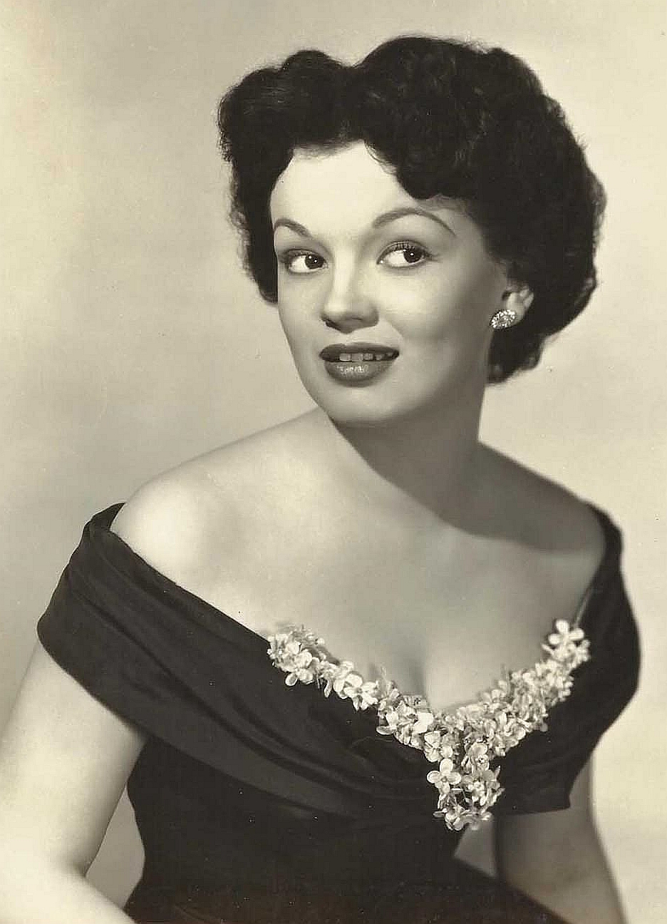 Qisqa erkaklar va uzun boyli ayollar uchun jinsiy pozitsiyalar Rus tili tarjimasida jinsiy aloqa filmlar