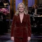 איימי פוהלר נגד שחקנית הבינה המלאכותית: 'לעולם לא תכתבו בדיחה!'