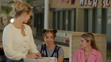 Tukli mushukning yaqindan olingan videosi Qizlar yechinish bilan porno oyinlar