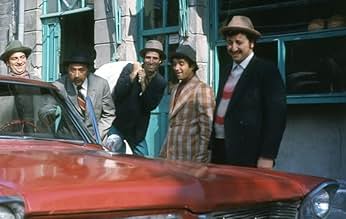 Xizmatkor ozini taslim qiladi