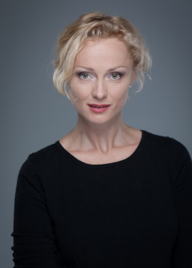 Lezbiyenlar gayrioddiy jinsiy aloqada bolishadi Sochsiz Spitz video