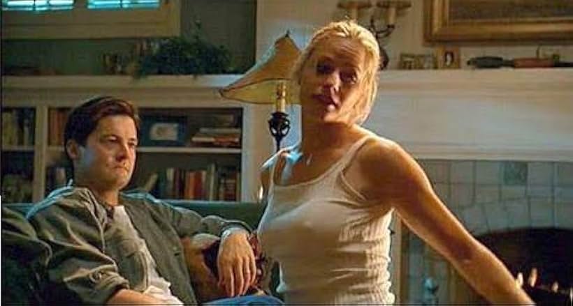 Elisabeth Shue and Kyle MacLachlan in The Trigger Effect (1996)