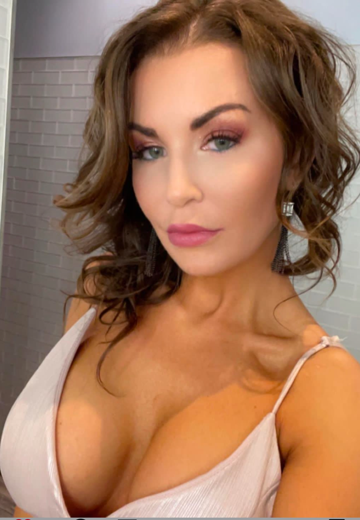 Pantiesdagi mushukning fotosurati