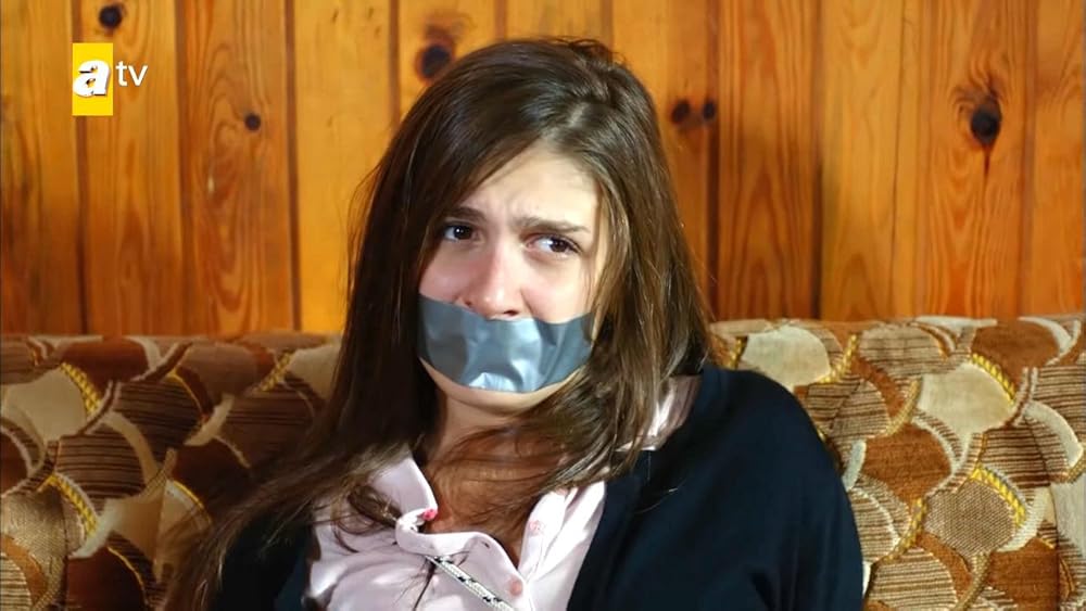 qattiq kokrak va tukli mushuk bilan milfs