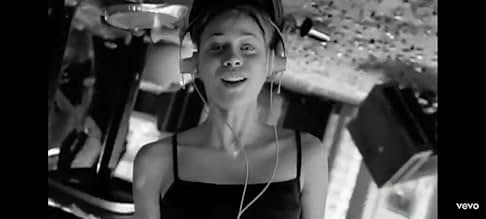 पोस्टर देखें