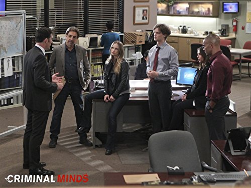 Jennifer Love Hewitt, Joe Mantegna, Thomas Gibson, Shemar Moore, A.J. Cook, and Matthew Gray Gubler in Criminal Minds (2005)